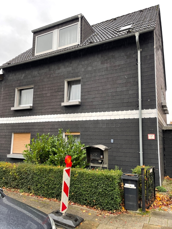 Handwerker aufgepasst! Großzügige DHH mit schönem Grundstück und viel Potenzial! 45327 Essen / Katernberg, Doppelhaushälfte
