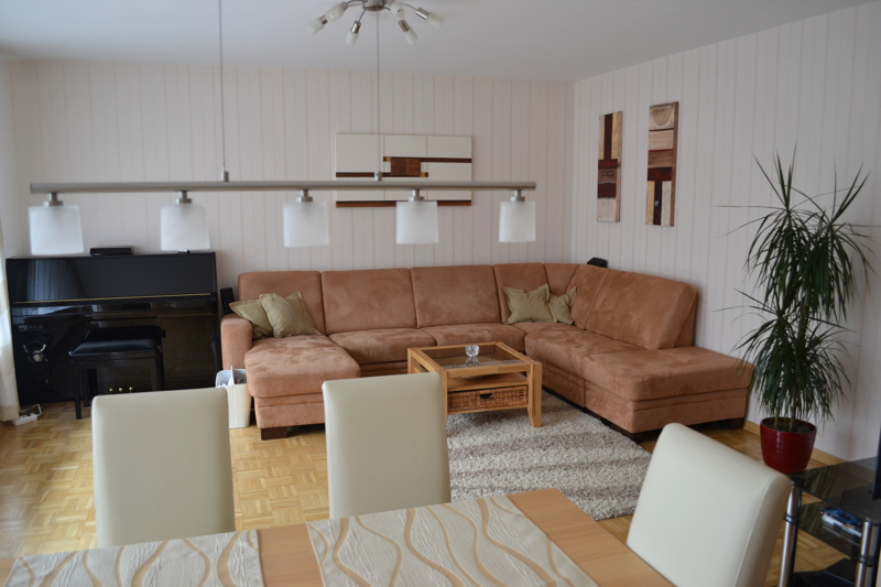 Großzügige 4-Raum-Wohnung mit 2 Balkonen, separatem Mansardenzimmer und Garage! 45130 Essen, Etagenwohnung