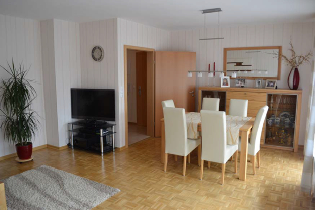 Großzügige 4-Raum-Wohnung mit 2 Balkonen, separatem Mansardenzimmer und Garage! 45130 Essen, Etagenwohnung