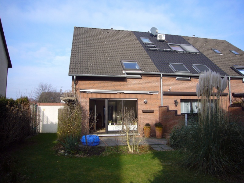 Schönes Reihenendhaus in ruhiger Anliegerstrasse 45329 Essen, Doppelhaushälfte