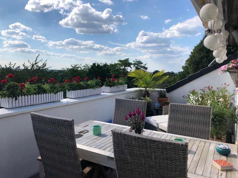 Stilvoll Wohnen über den Dächern von Essen Weitblick und Sternenhimmel inklusive 45147 Essen - Holsterhausen, Dachgeschosswohnung