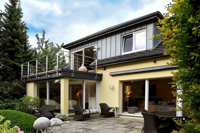 Schönes Einfamilienhaus mit Einliegerwohnung in Bredeney 45133 Essen / Bredeney, Einfamilienhaus