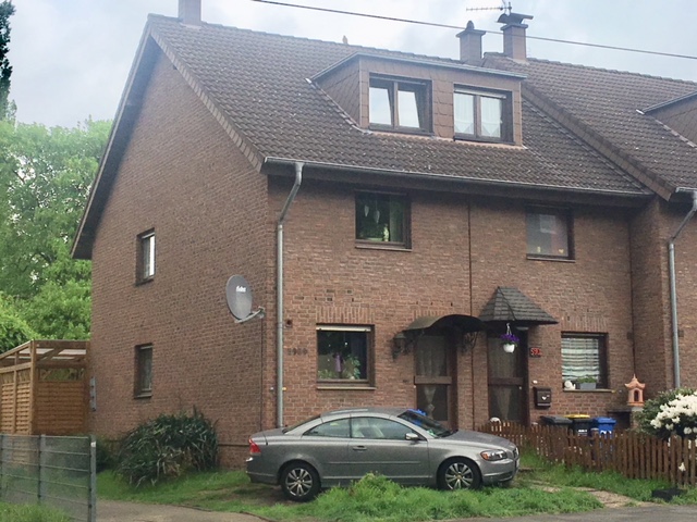 Familiendomizil in Frintrop 45359 Essen, Reihenendhaus
